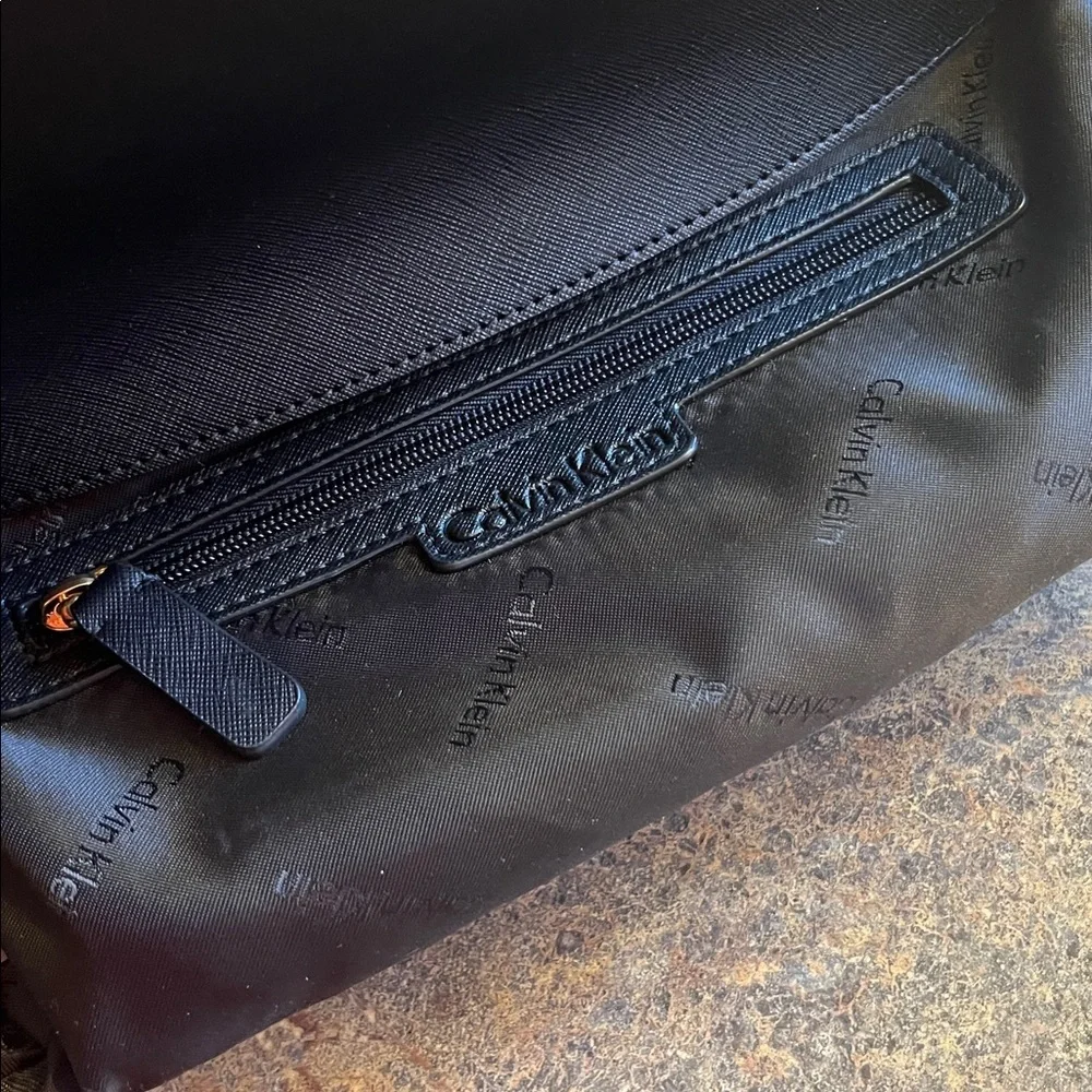NEW Calvin Klein Cindy Saffiano Clutch Shoulder Bag β Black π€ - Picture 9 of 12
